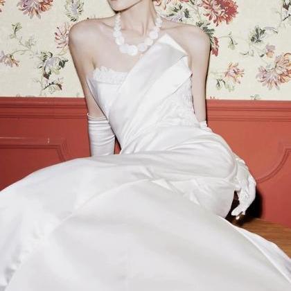STRAPLESS SATIN BRIDAL DRESS