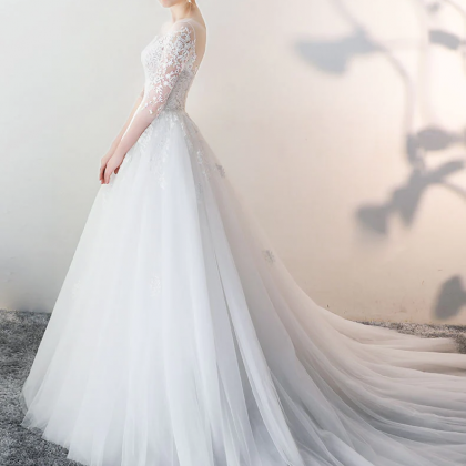 White Round Neck Tulle Lace Long Bridal Gown Lace..