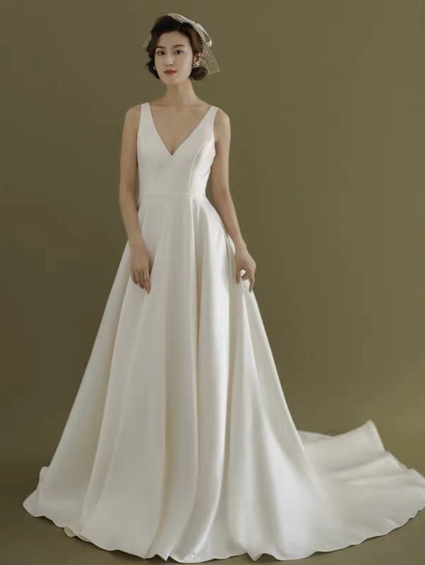 V-neck Wedding Dress,satin Bridal Dress,white Wedding Dress,cute Wedding Dress,handmade