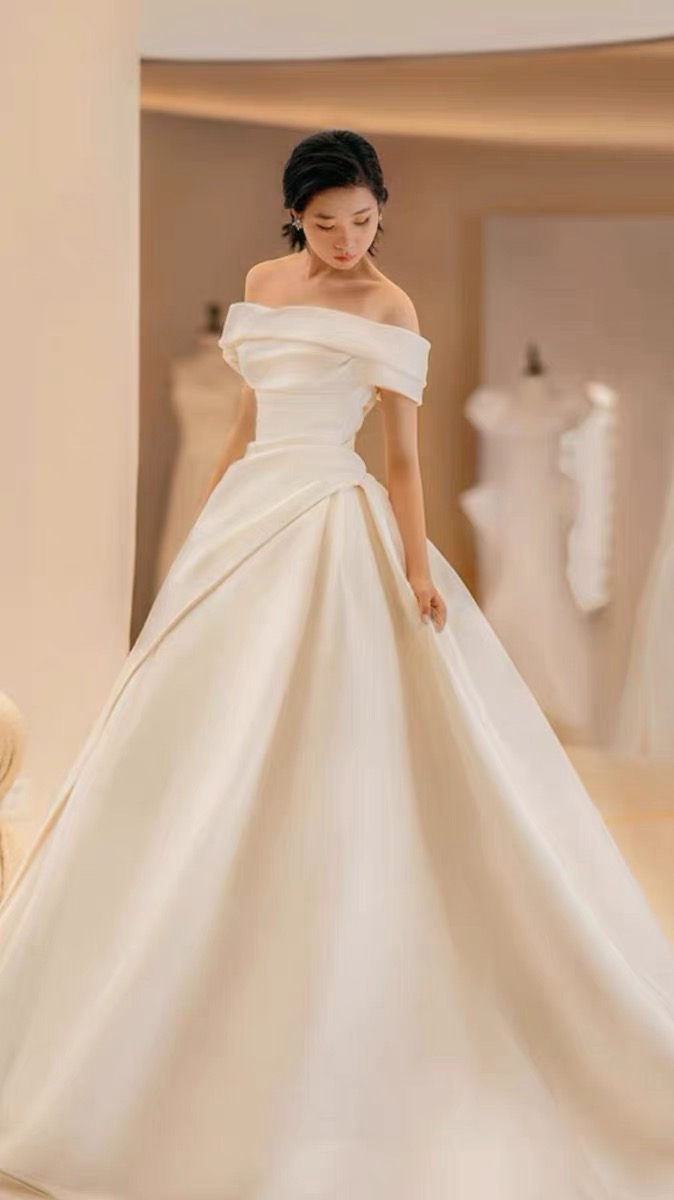 Satin Bridal Dress, Off-shoulder Vintage Wedding Dress, Big Train Wedding Dress,handmade