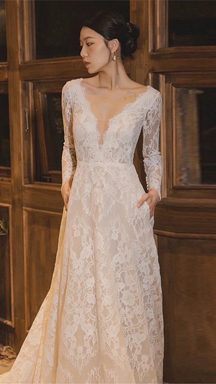 Lace Long-sleeved Light Wedding Dress, High-grade Temperament Long Train Dress, Sexy V-neck Bridal Wedding Dress,handmade