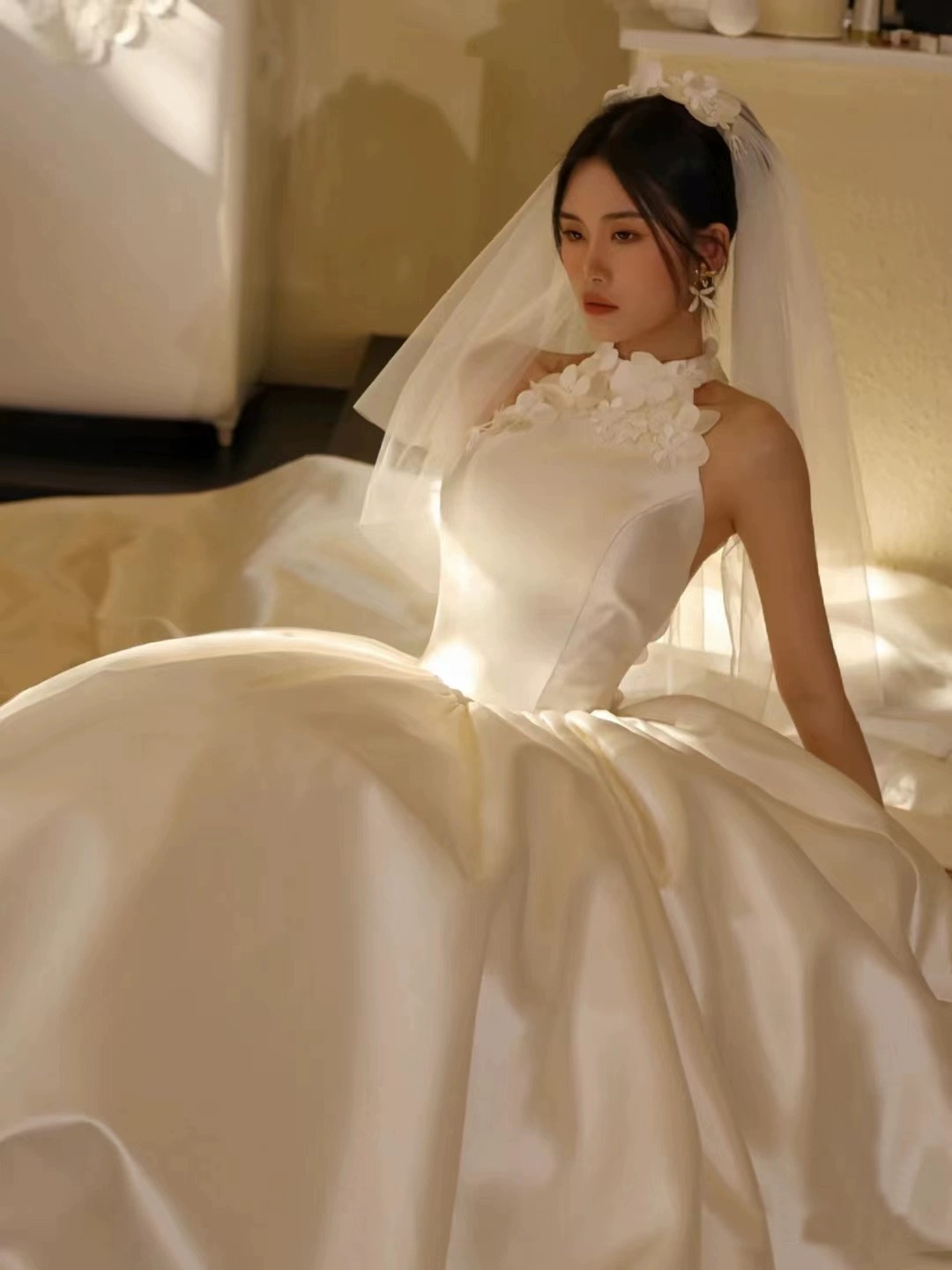 Vintage High Sense Satin Bridal Dress, Flower Wedding Dress, Hanging Neck Wedding Dress ,handmade