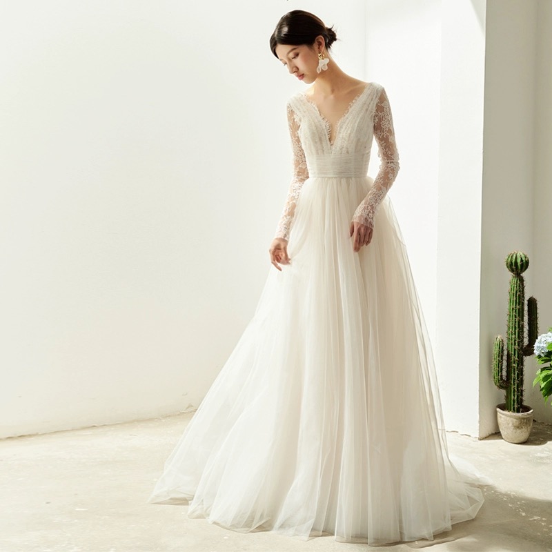 Long Sleeve Bridal Dress,lace V-neck Wedding Dress, Elegant Bridal Wedding Dress, Sweet Princess Outdoor Wedding Dress