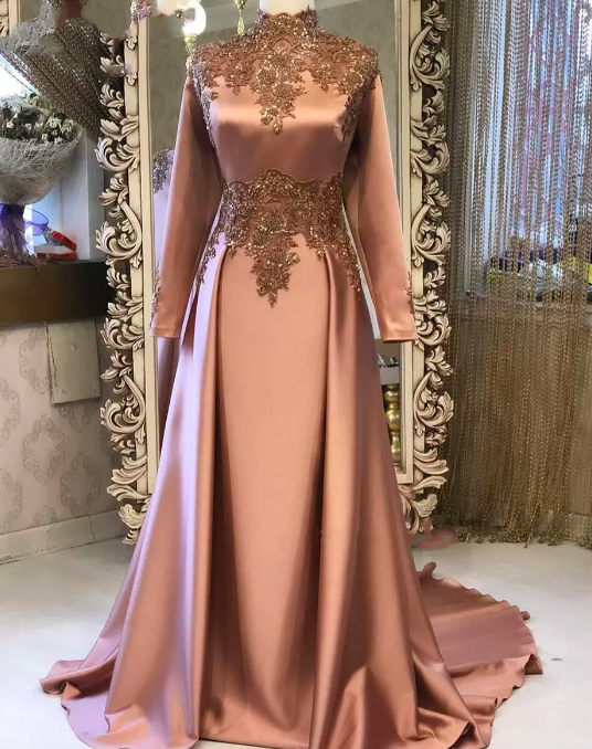 Elegant Brown Dubai Arabic Muslim Long Sleeves Evening Dresses Beaded Lace Appliques Satin Formal Prom Party Gowns