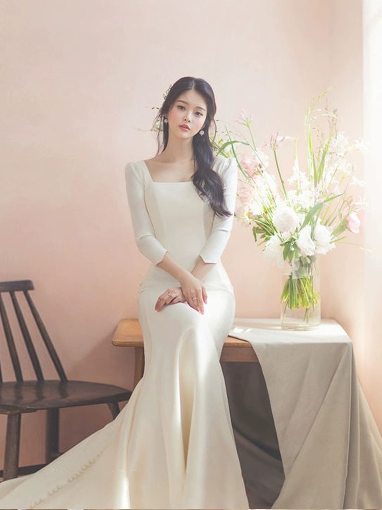 Long Sleeve Wedding Dress White Satin Bridal Dress Elegant Mermaid Dress