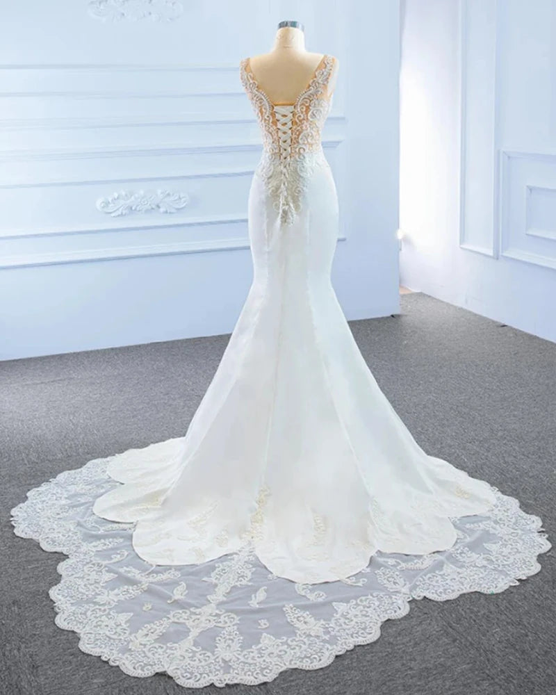 Lace-trimmed Long Train Wedding Gown Design on Luulla