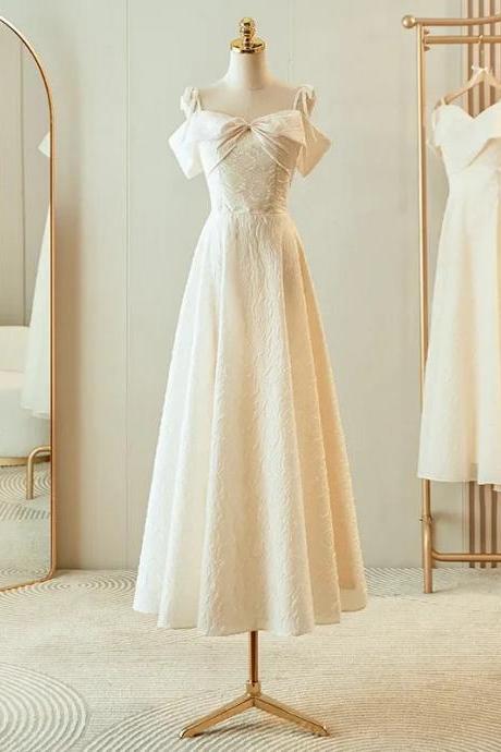 Elegant Midi Bridal Gown With Sweetheart Neckline End Of Spring