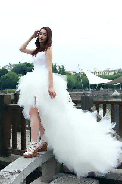 Elegant White Feathered High-low Bridal Wedding Dress
