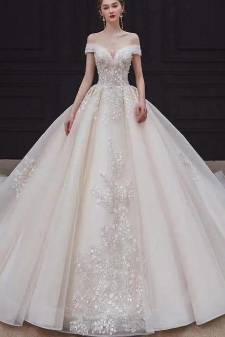 Elegant Off-shoulder A-line Bridal Gown With Lace