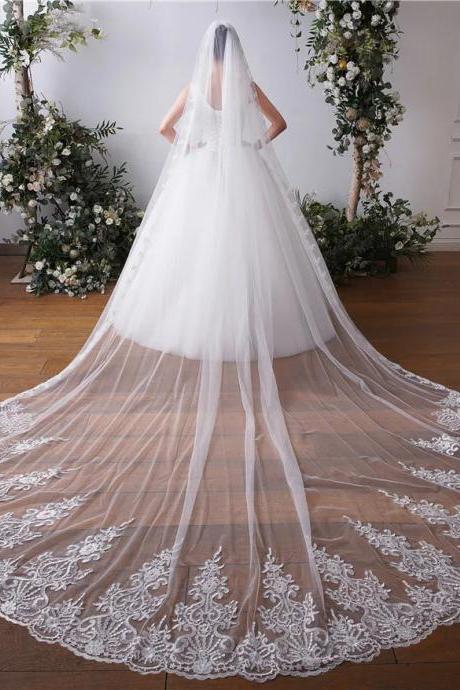 Elegant Tulle Bridal Veil With Lace Applique Edge