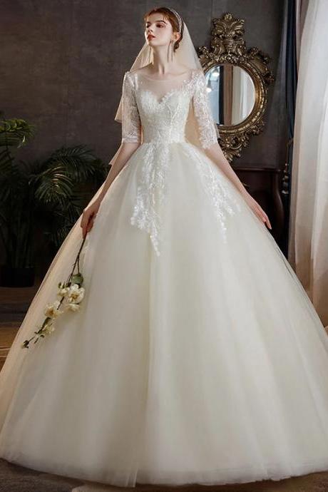 Elegant Tulle Half-sleeve V-neck Lace Bridal Gown
