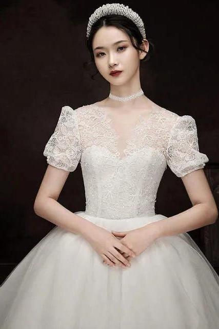 Elegant Lace Short Sleeve Bridal Gown With Tiara