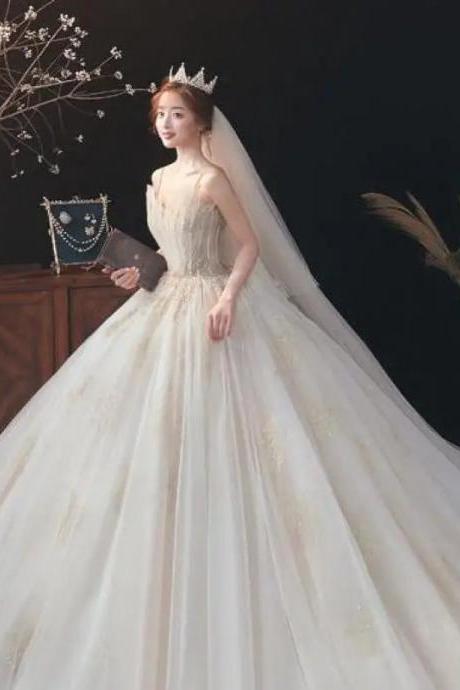 Elegant Tulle V-neck Ball Gown Wedding Dress With Veil