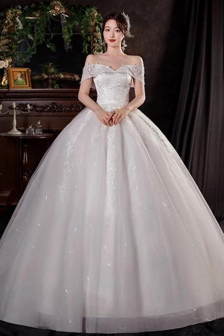 Elegant Off-the-shoulder Bridal Gown With Lace Appliques