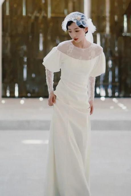Elegant Vintage Lace Bridal Gown With Sleeves