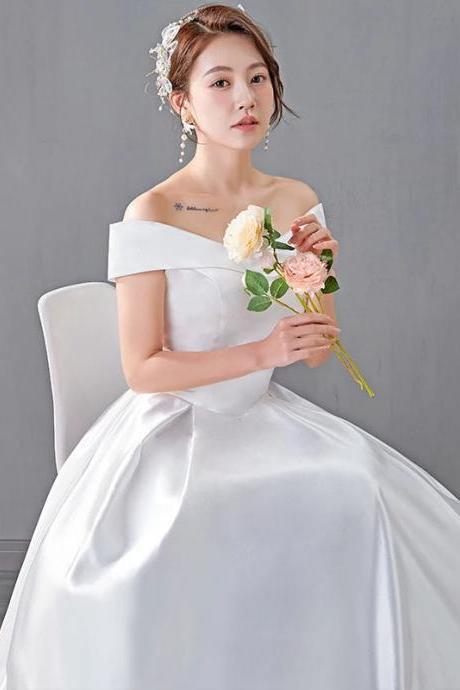 Elegant Off-shoulder Satin Bridal Gown With Train