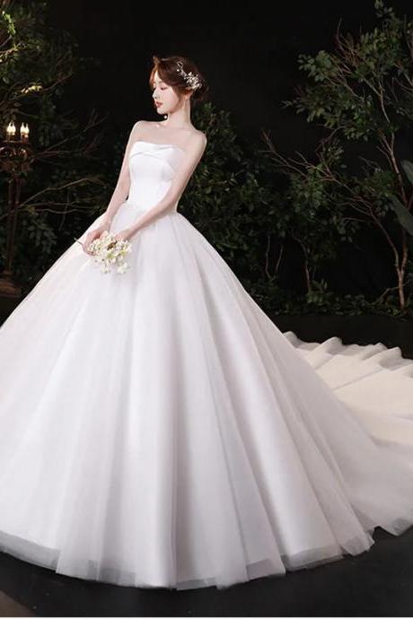 Elegant Strapless Tulle Bridal Gown With Long Train
