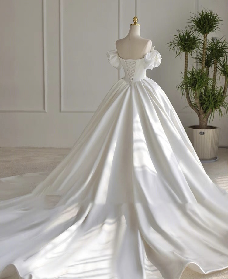 French Retro Lace Advanced Texture Satin Slim Bridal Simple Elegant Trailing Wedding Dress