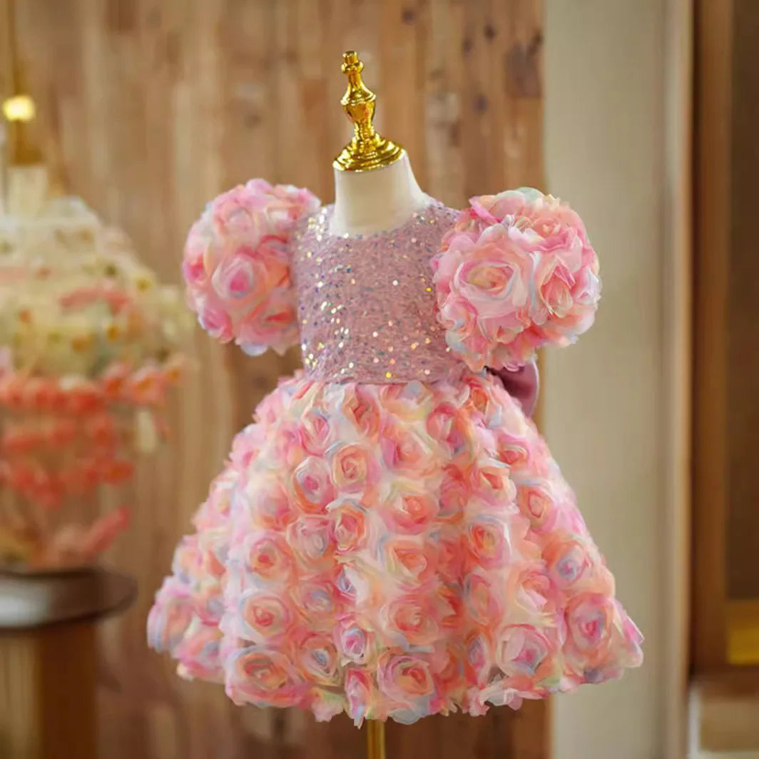 Laced princess dress with ruffled sleeves _SUREE main image 0