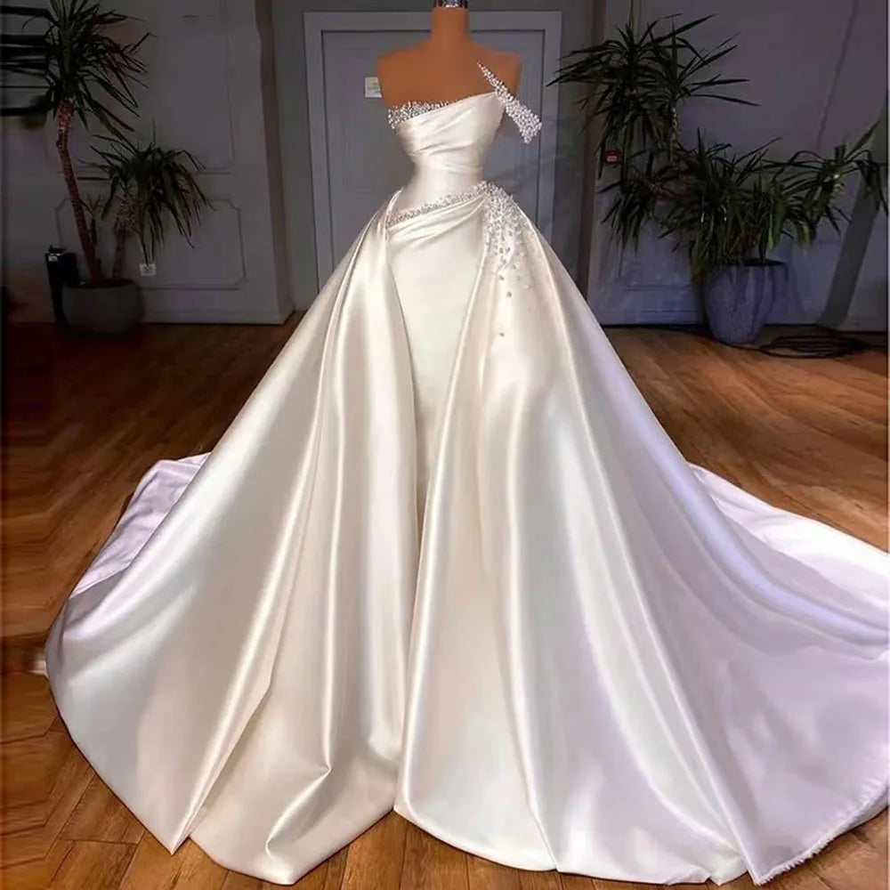 Stunning One-shoulder Satin Bridal Gown With Train on Luulla